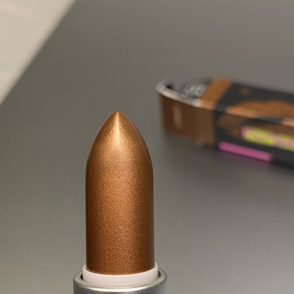 MAC Bringbacks “Chintz” Lipstick - Picture 5 of 6
